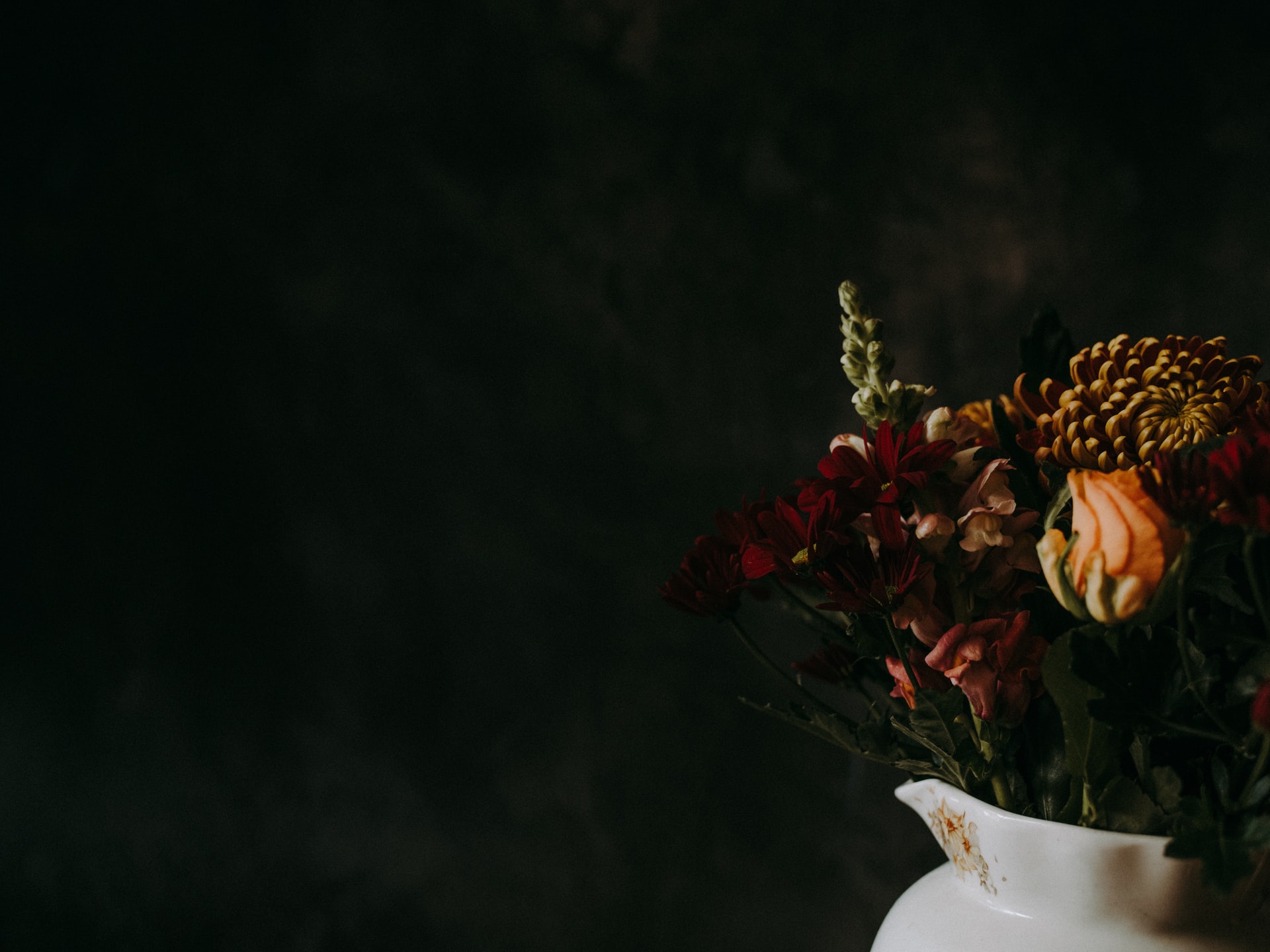 Flowers in white vassel